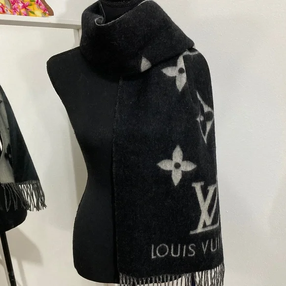Louis Vuitton Elegant Black and Gray Floral Scarf - Picture 1 of 2